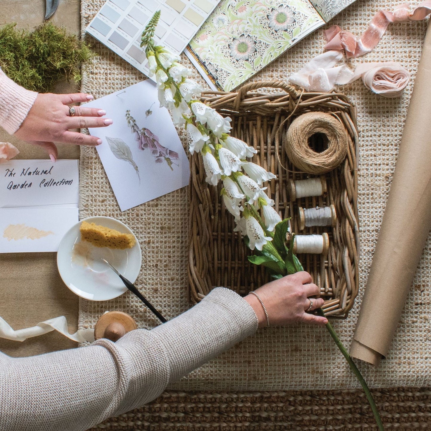 Set of 3 Artificial Flowers White Foxglove Stems