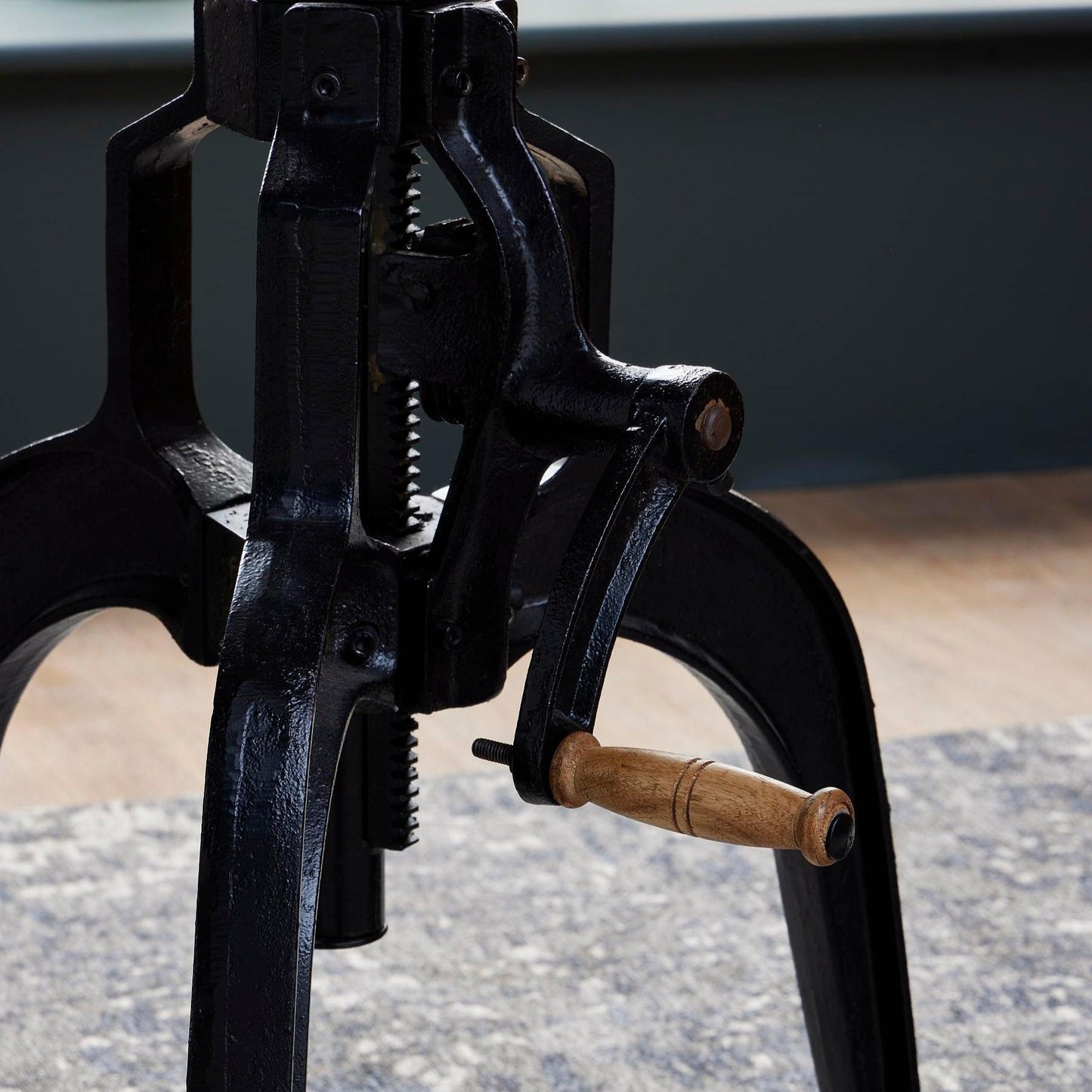 San Diego Adjustable Harwood Round Bar Bistro Table