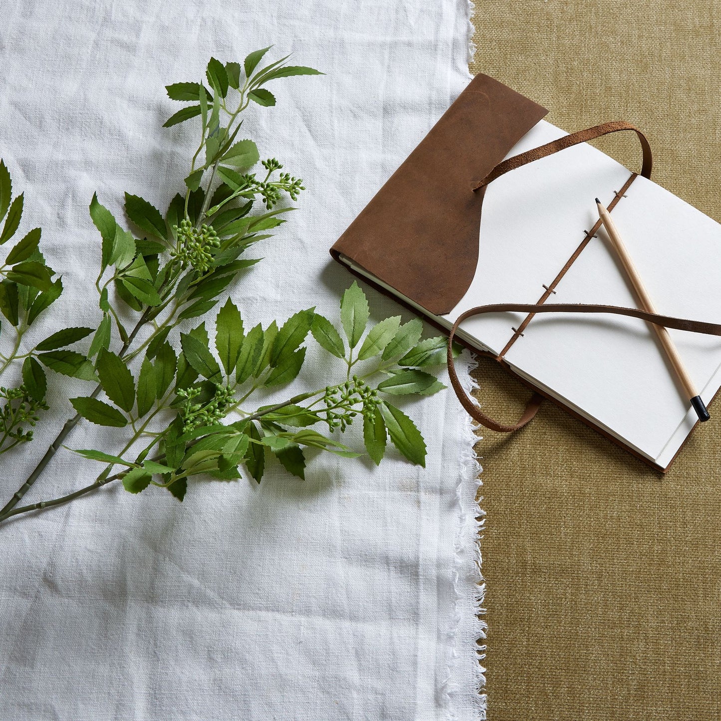 Set of 3 Artificial Flowers Long Fennel Stems