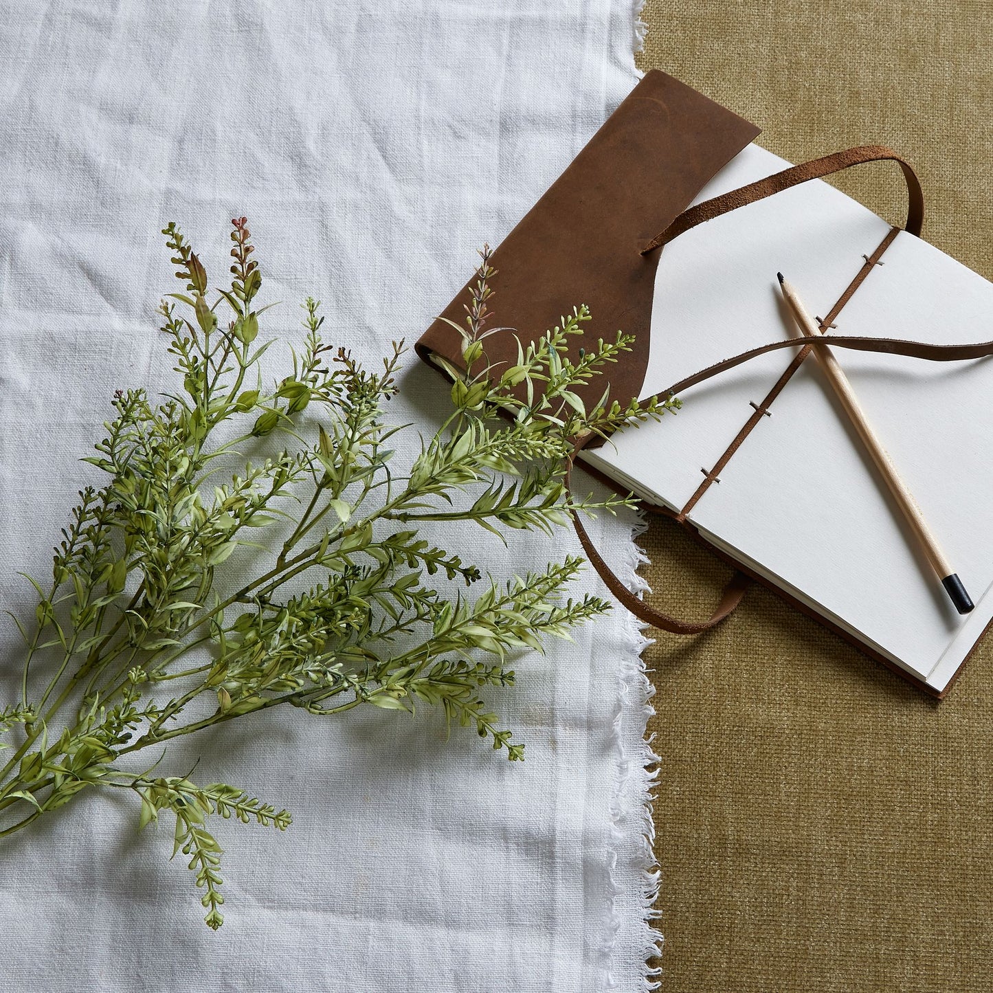 Set of 3 Artificial Flowers Green Limonium Sprays