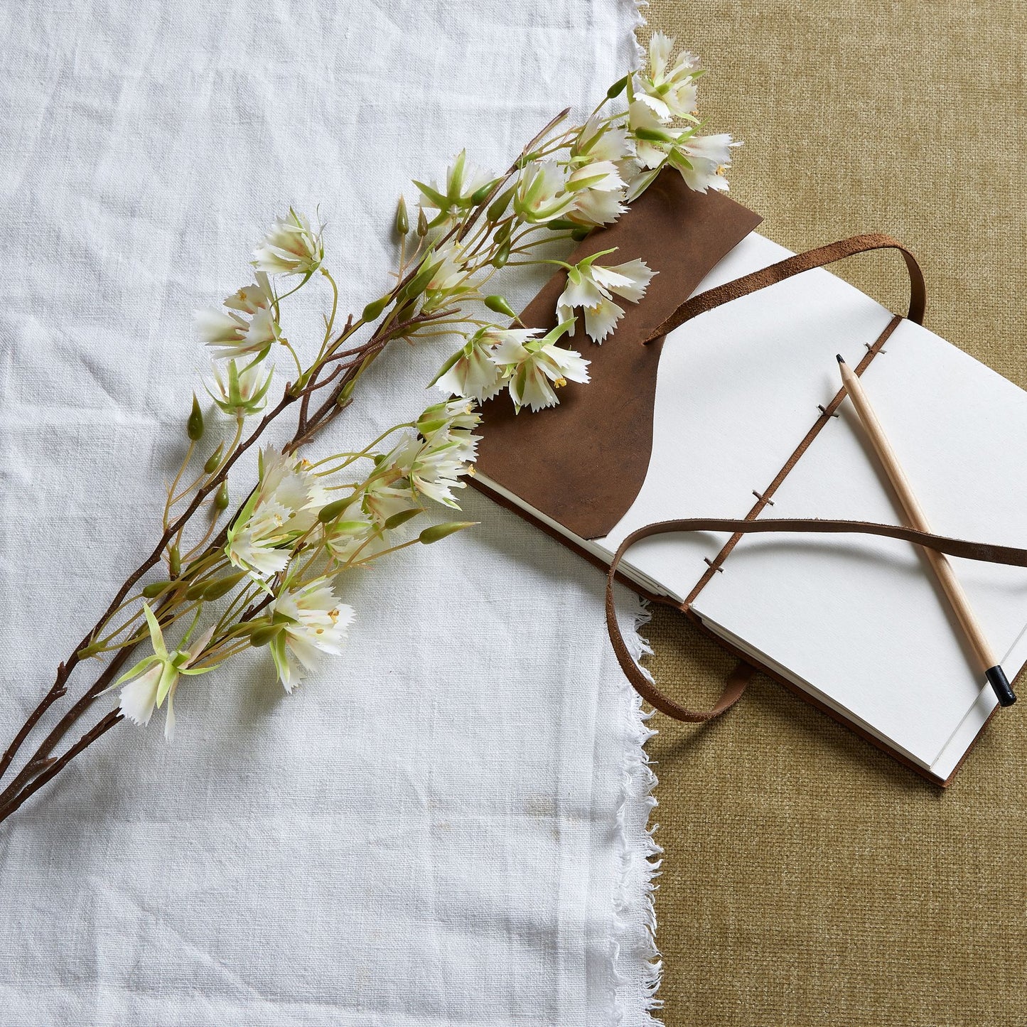 Set of 3 Artificial Flowers Elaeocarpus Stems