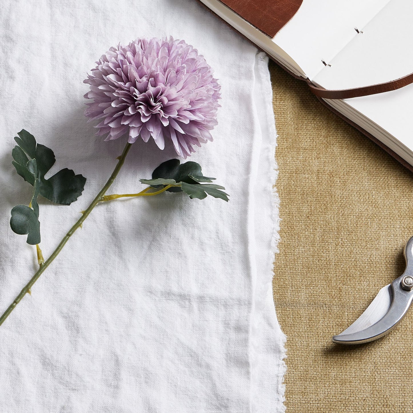 Set of 3 Artificial Flowers Light Purple Chrysanthemum Stemps