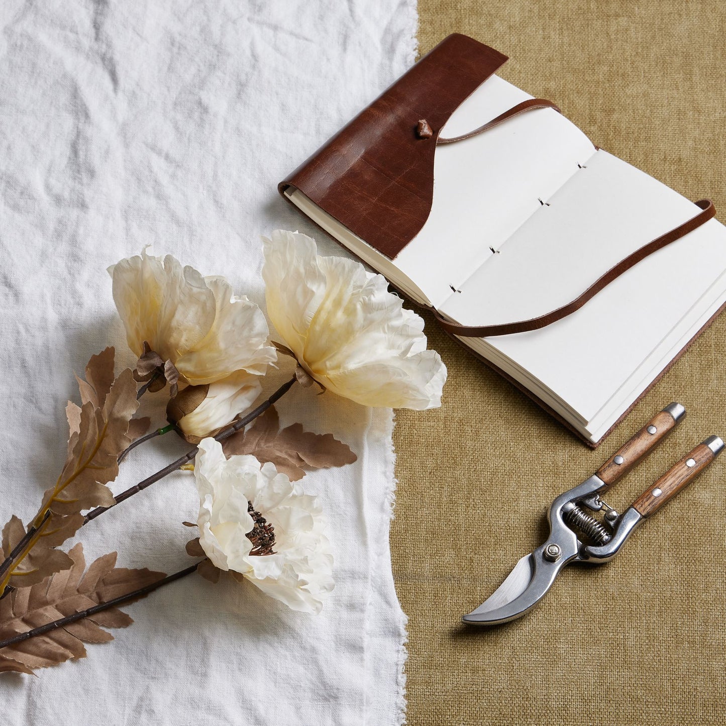 Set of 3 Artificial Flowers Large White Poppy Stem