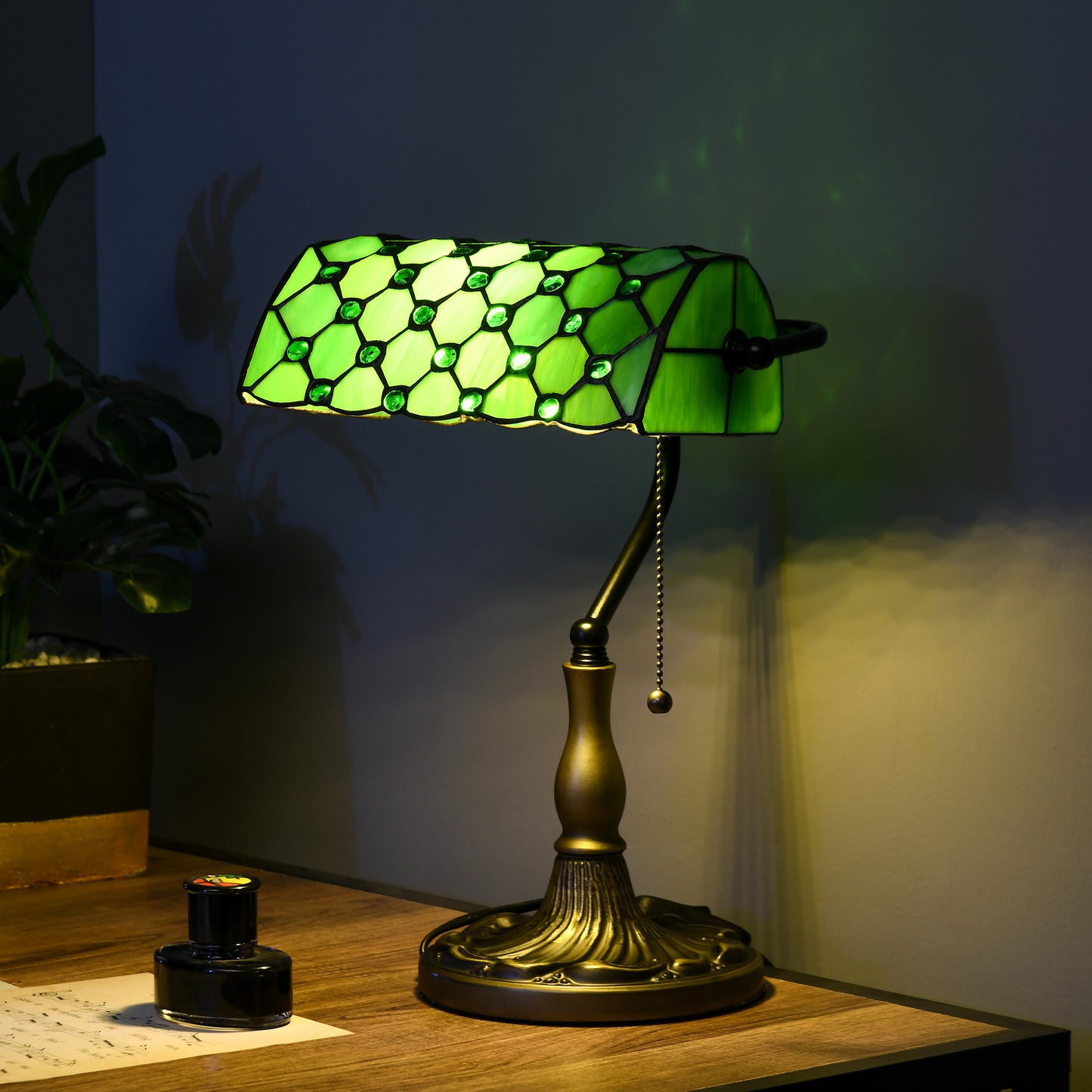 Nofilu Glass And Metal Green Vintage Style Stained Glass Table Lamp