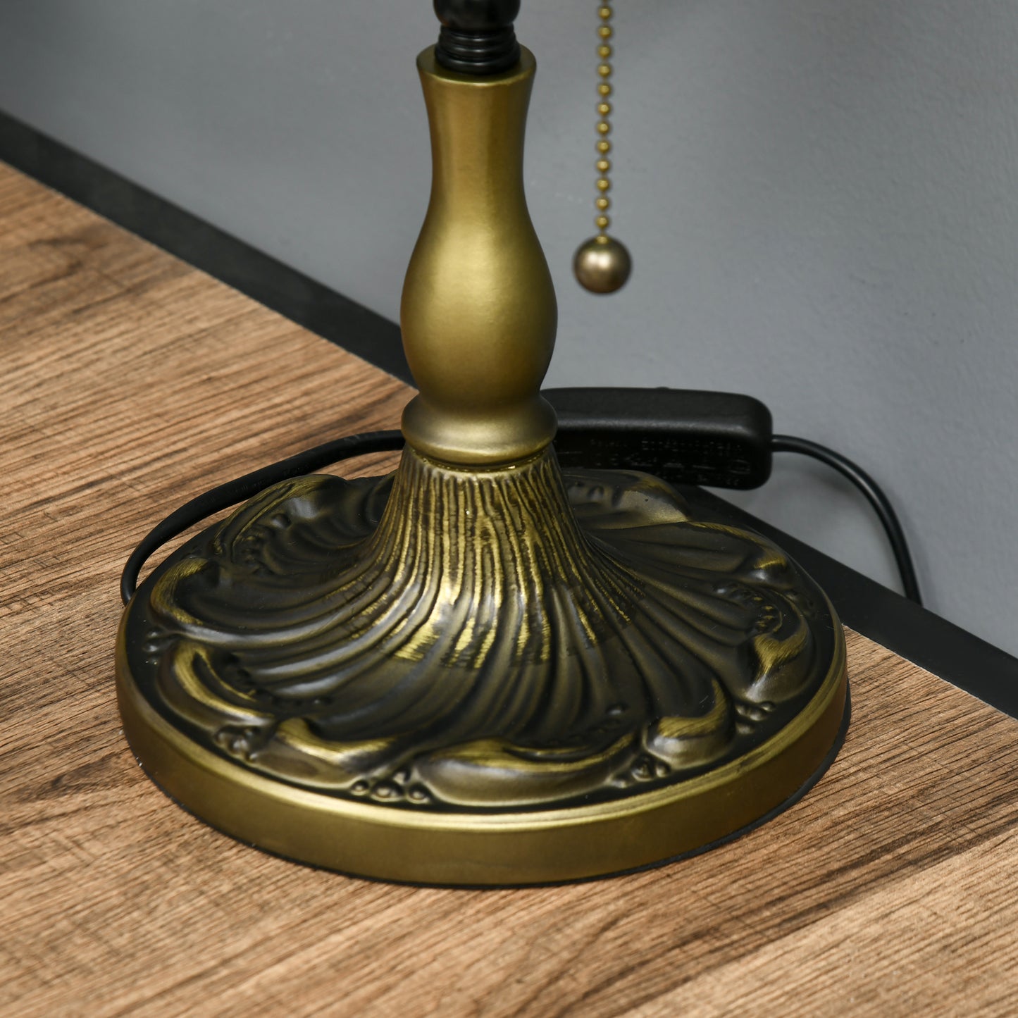 Nofilu Glass And Metal Green Vintage Style Stained Glass Table Lamp