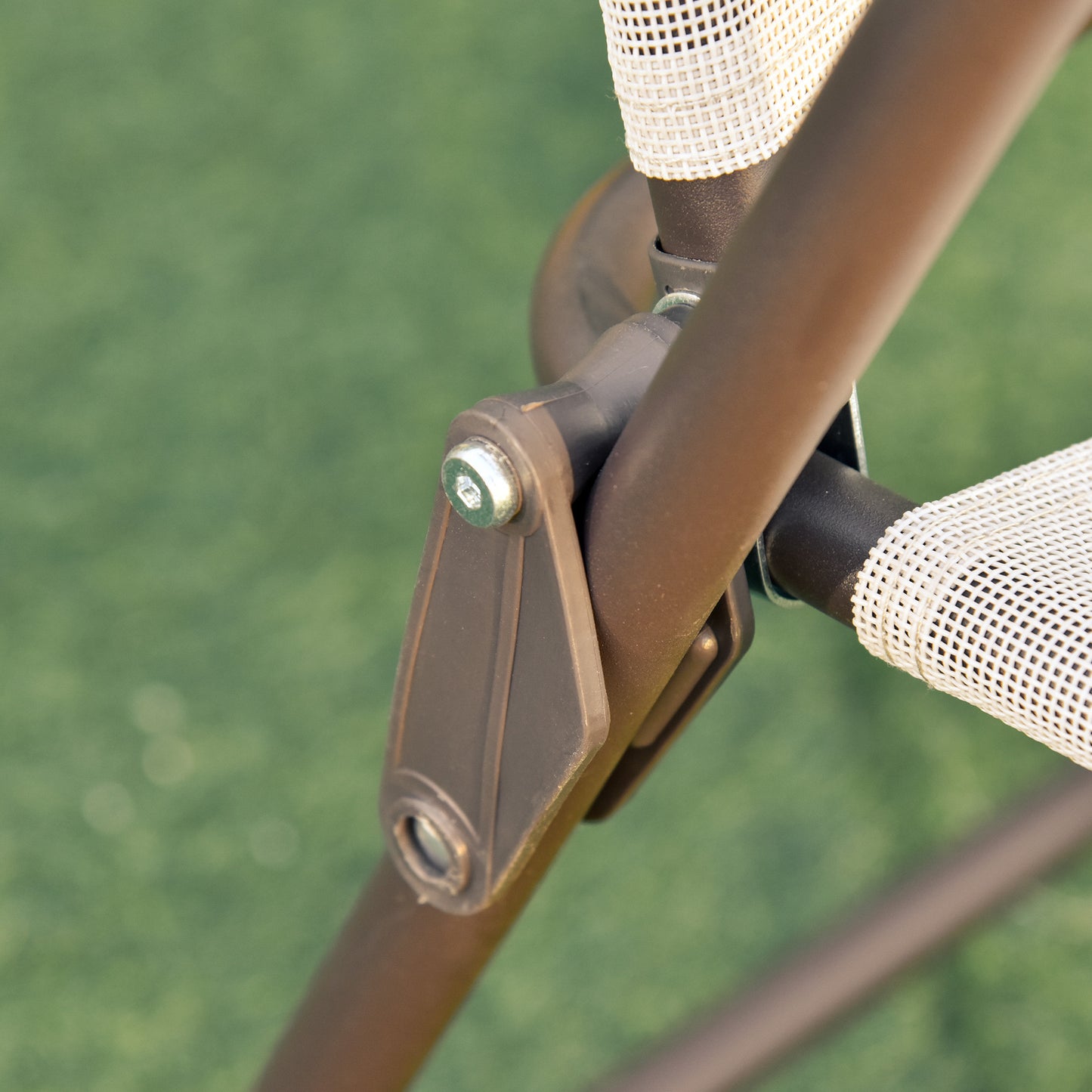 Jattare 4 Seater Metal and Mesh Cream Garden Dining Set With Parasol Folding Chairs And Glass Table